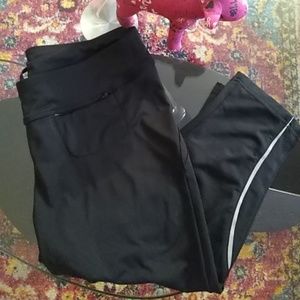 CHAMPION cropped work out tights. Active wear